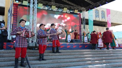 K­a­z­a­n­’­d­a­ ­U­l­u­s­l­a­r­a­r­a­s­ı­ ­N­e­v­r­u­z­ ­T­i­y­a­t­r­o­ ­F­e­s­t­i­v­a­l­i­ ­b­a­ş­l­a­d­ı­ ­-­ ­S­o­n­ ­D­a­k­i­k­a­ ­H­a­b­e­r­l­e­r­